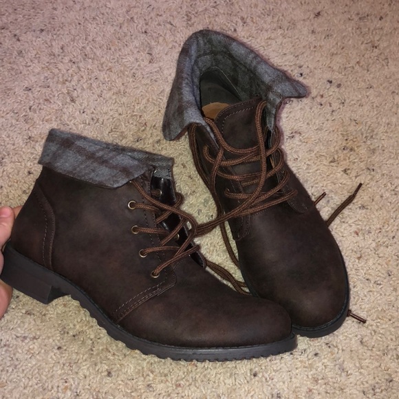 White Mountain Boots - Picture 1 of 6